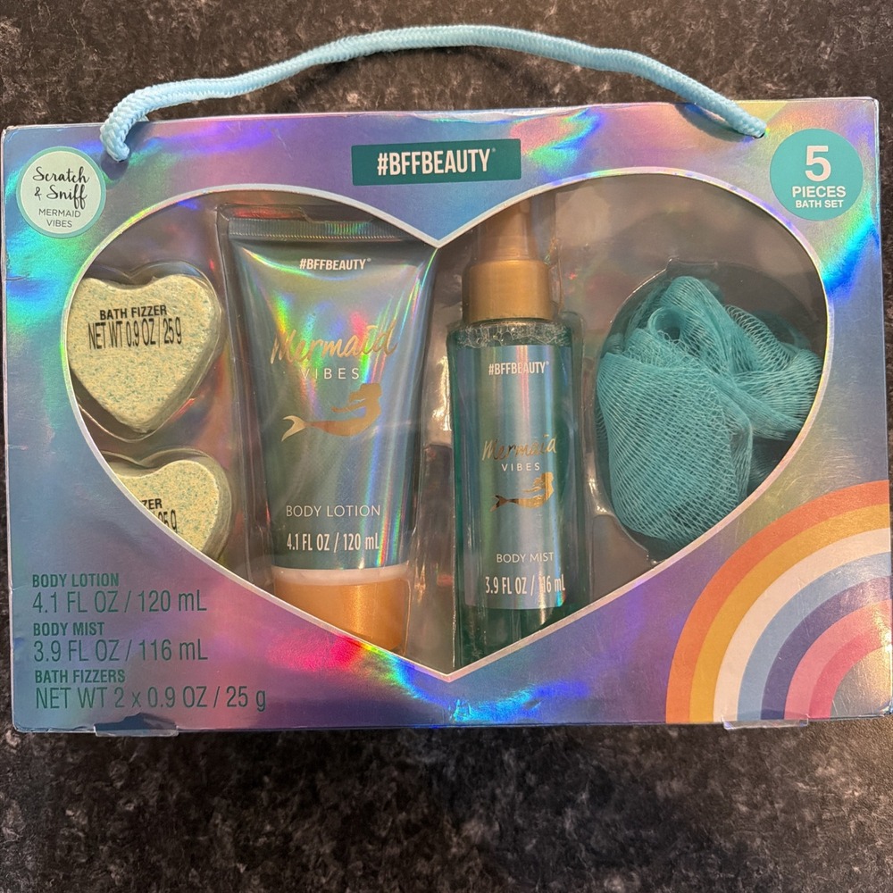 #BFFBEAUTY * 5 PIECE SET *MERMAID VIBES * BODY LOTION AND MIST * BATH FIZZ *POUF